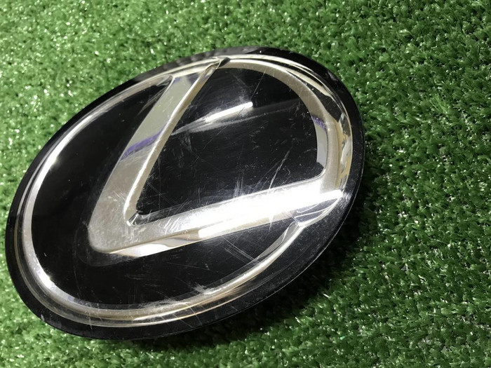 Эмблема решетки радиатора Lexus RX 4 (2019-2022)