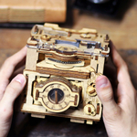 Деревянная головоломка "Фотоаппарат Шерлока Холмса" от IDventure - купить перезагружаемый квестбокс, необычный и сложный, в подарок с секретом