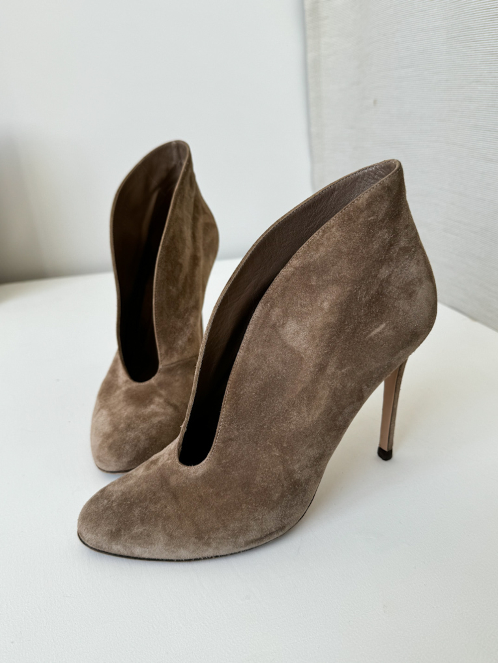 Замшевые ботильоны Gianvito Rossi, 39
