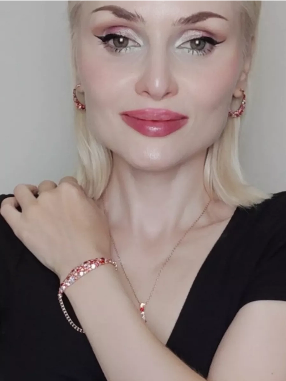 Браслет Россыпь из красных камней Swarovski