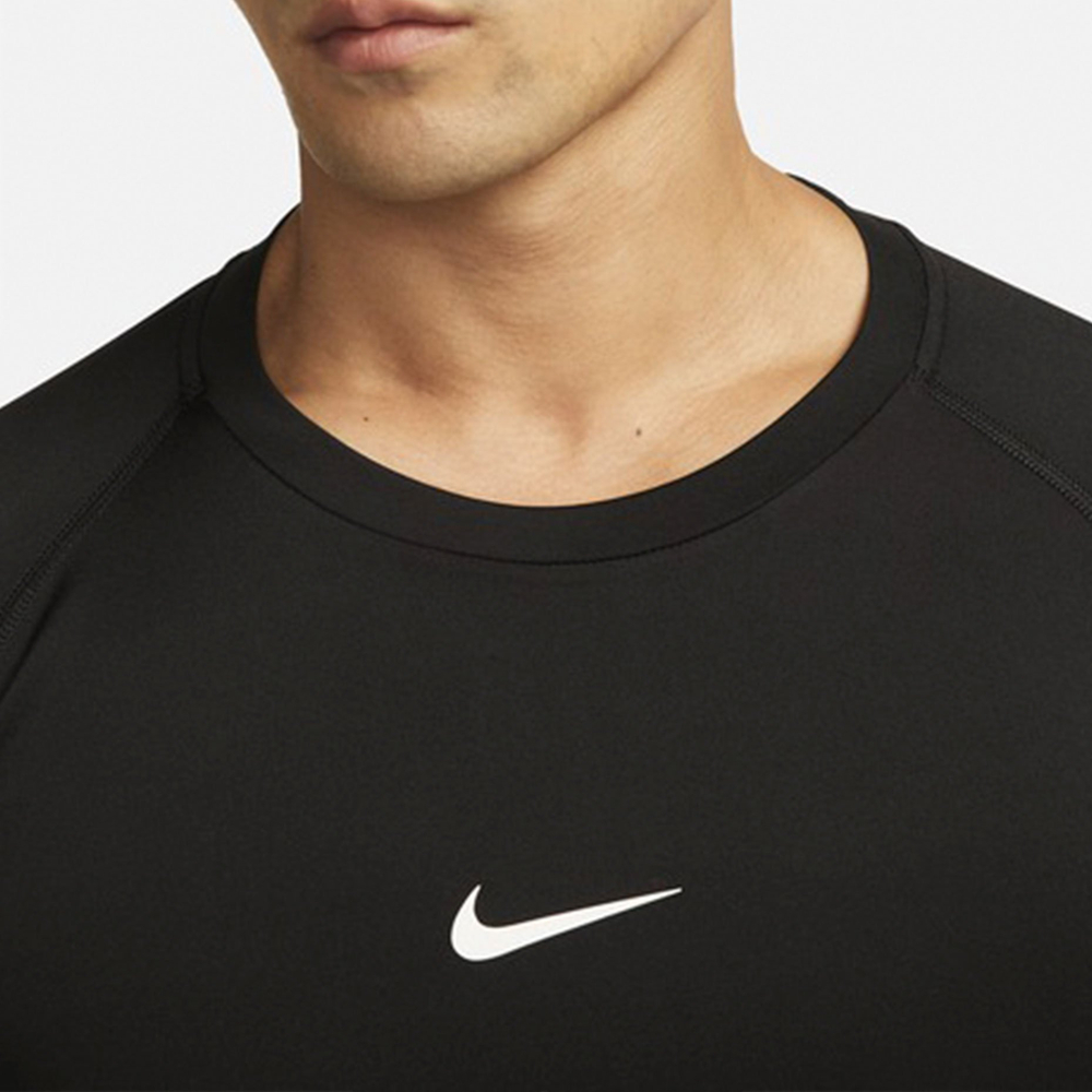 FB7919-010 Футболка компрессионная Nike Pro Dri-FIT Tight Top LS FB7919-010