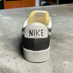 Nike Blazer Low • Black/White