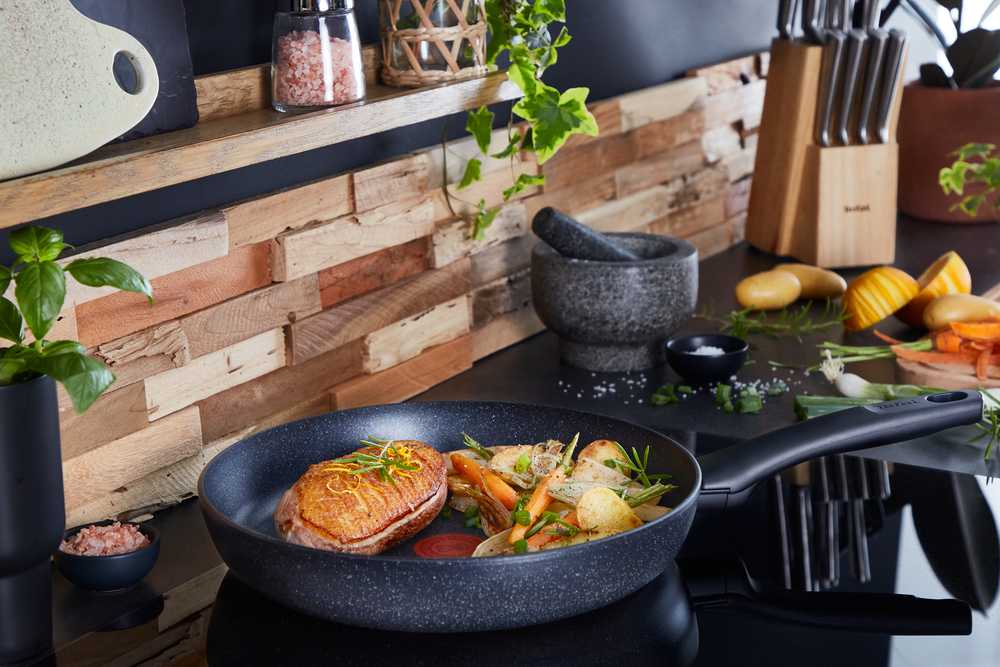 Сковорода Tefal Black Stone 26см G2810572