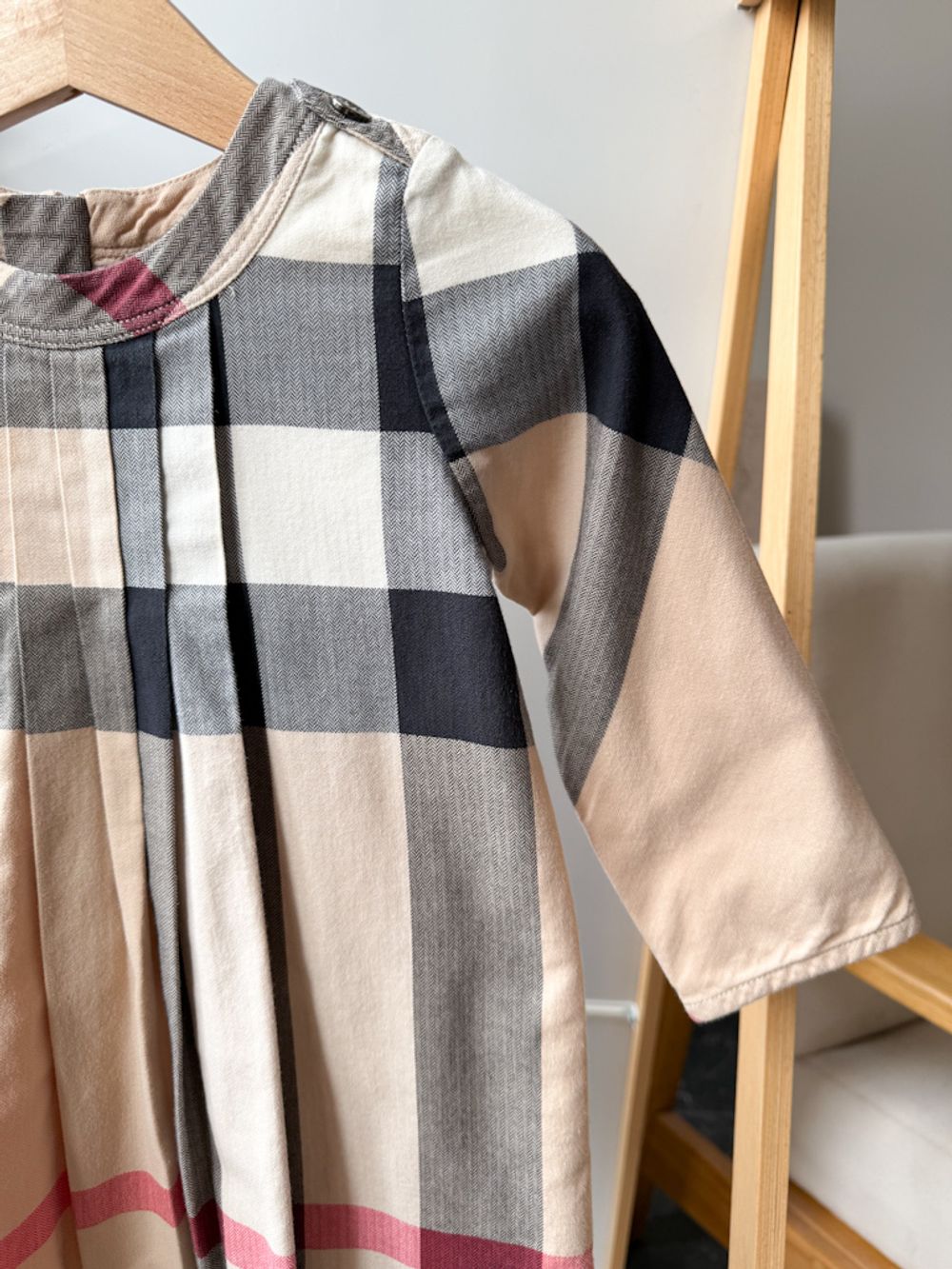 Платье Burberry, 92