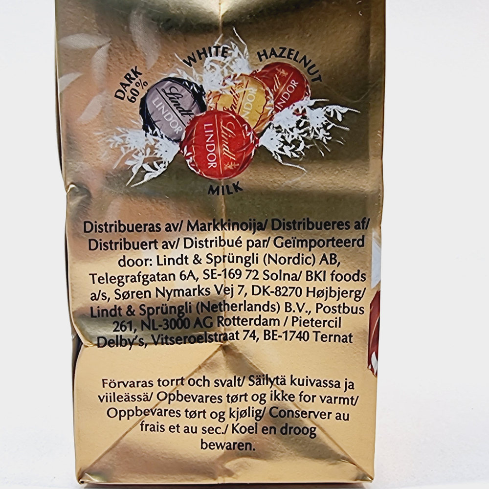 Шоколадные конфеты Lindt Lindor ассорти 137 г (Из Финляндии)