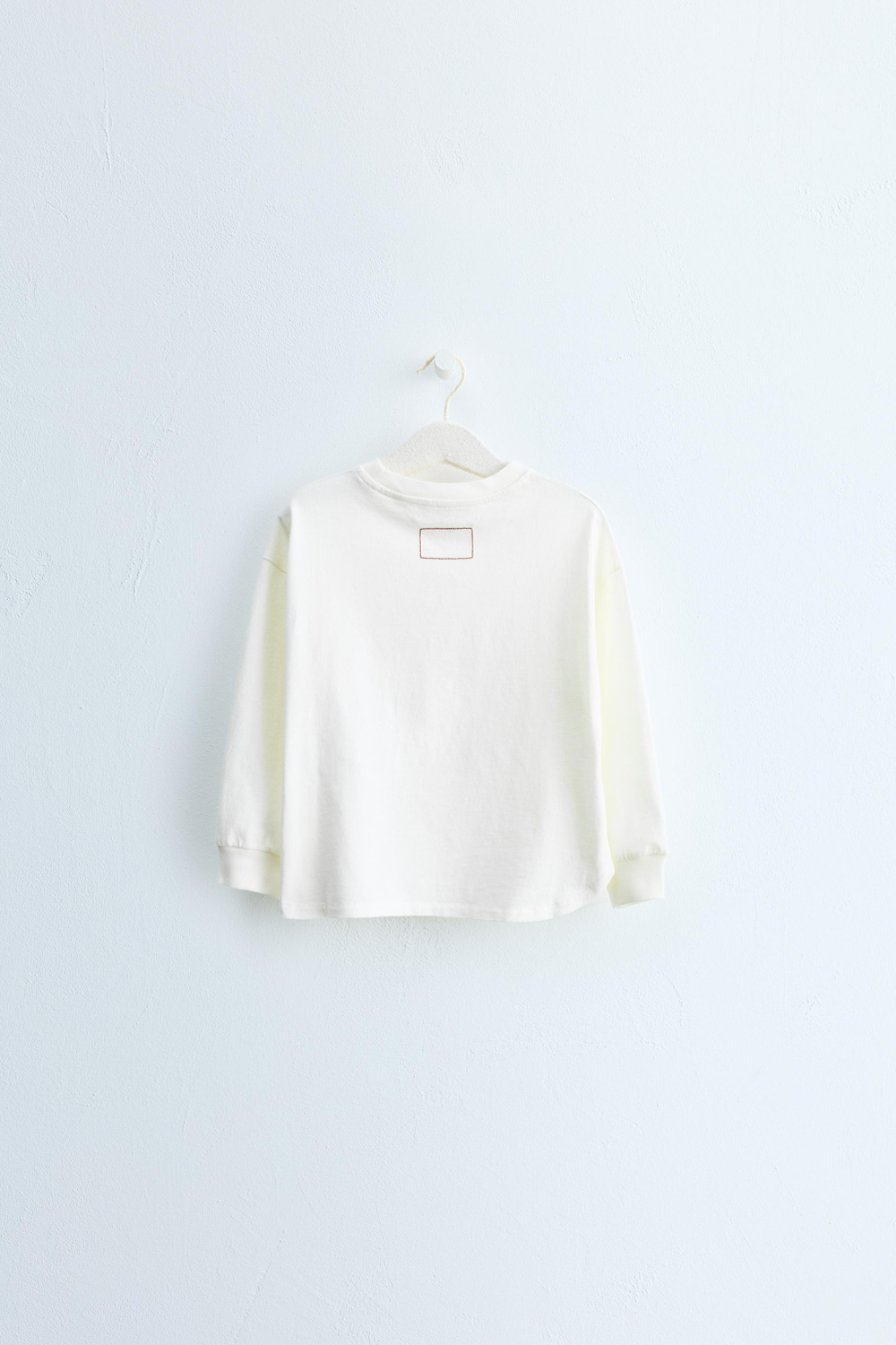 ZARA TIMELESS — ОДНОТОННАЯ ФУТБОЛКА С МАНЖЕТАМИ, БЕЛЫЙ