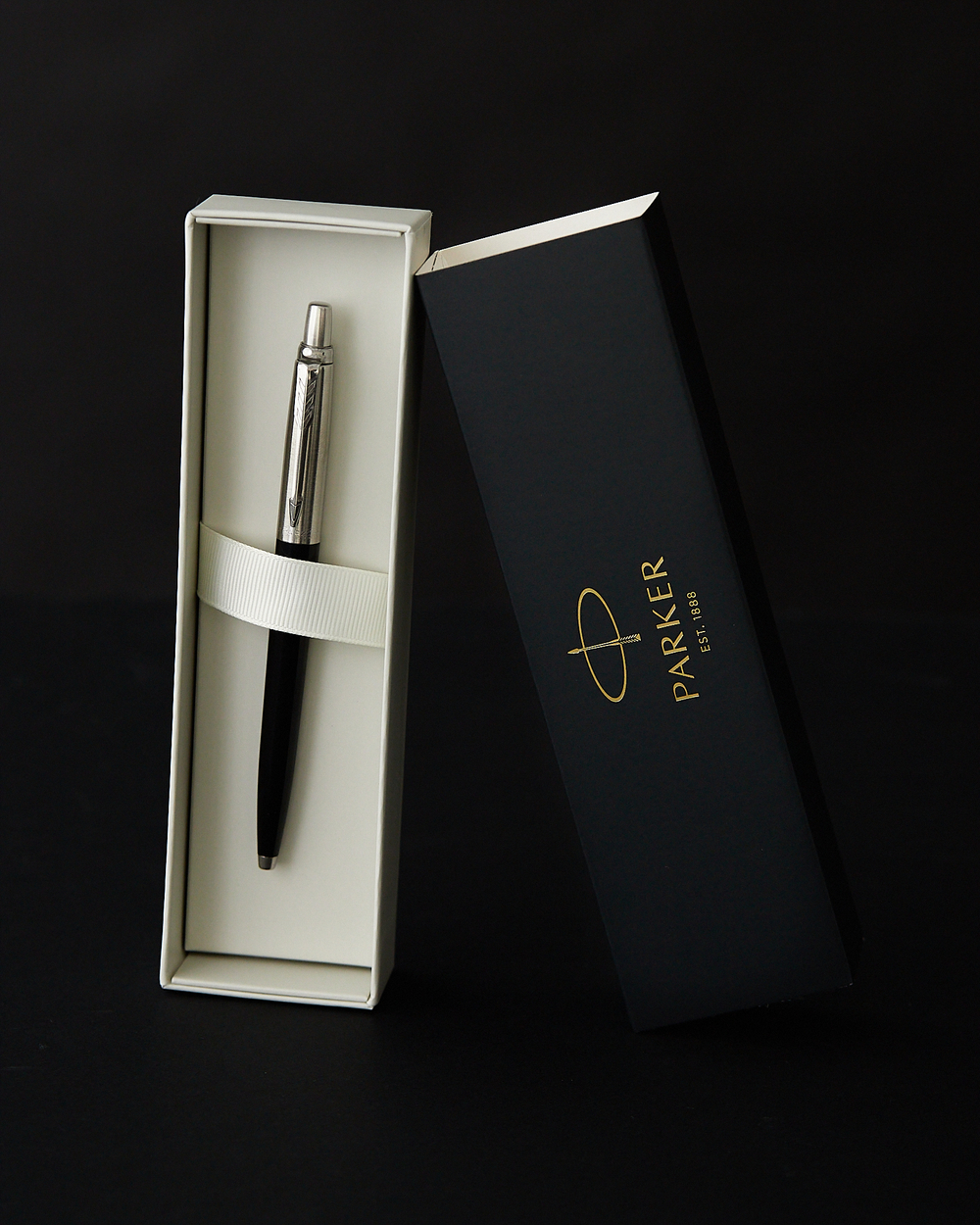 Шариковая ручка Parker Jotter K60, цвет: Black, стержень: Mblue