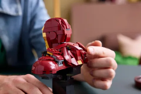 Конструктор LEGO Marvel 76327 Бюст Железного человека MK4