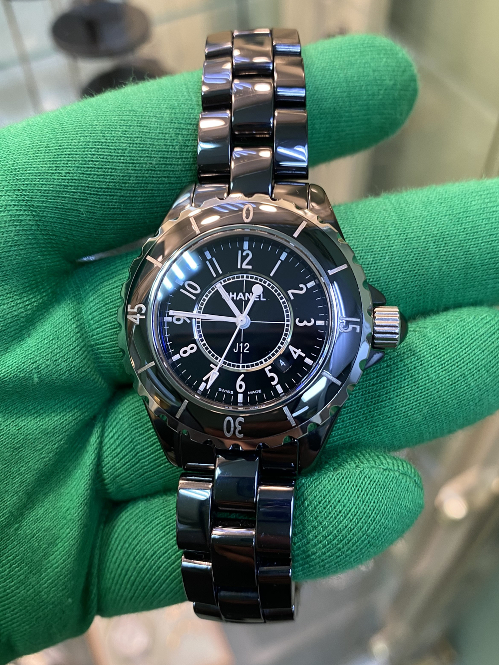 Часы Chanel J12