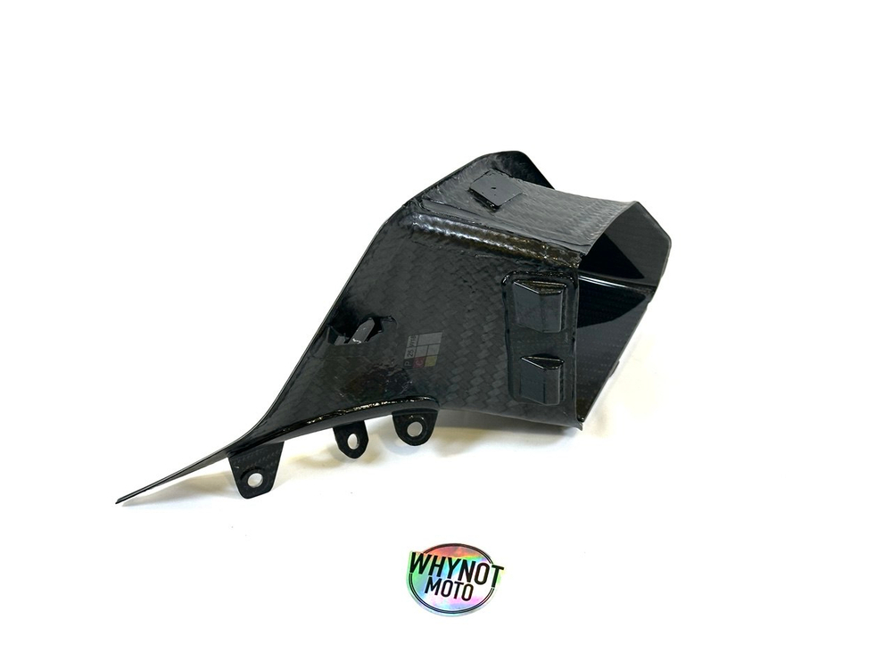 Ilmberger Carbonparts Накладка винглета правая внутренняя BMW S 1000 RR CG.VFR.003.S125S