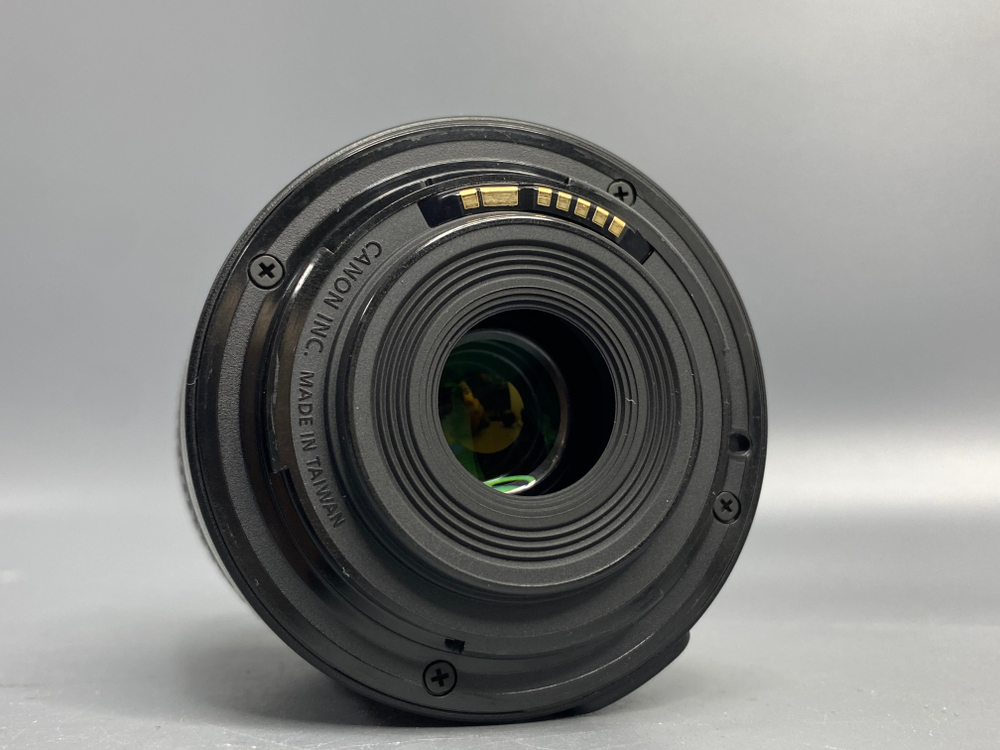 Canon EOS 2000D Kit 18-55mm 3.5-5.6 III