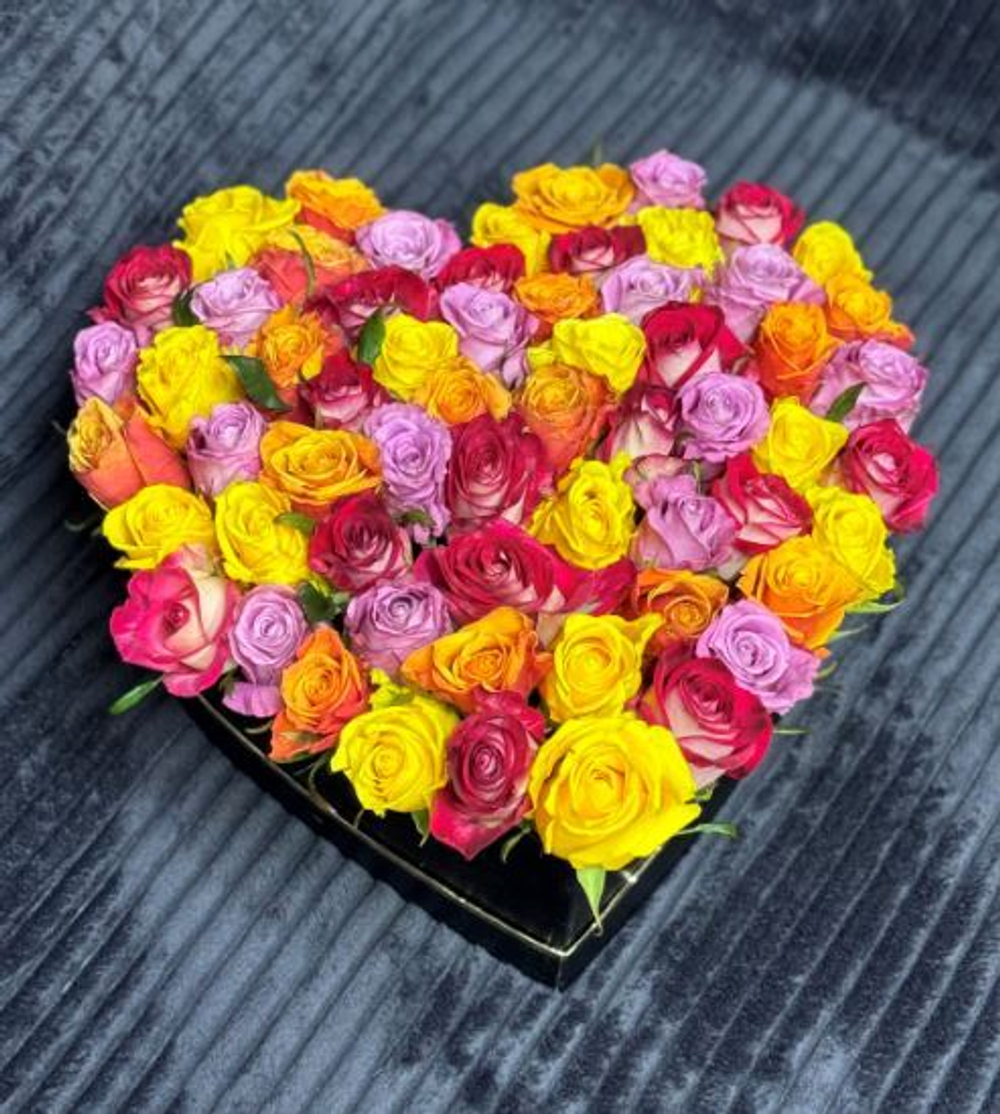 Сердце из роз "Heart as a gift M"