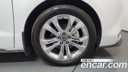 Toyota Sienna 2.5 Hybrid 2WD — 2023