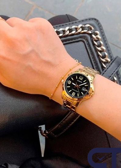 Casio LTP-V004G-1B — женские часы с золотистым браслетом
