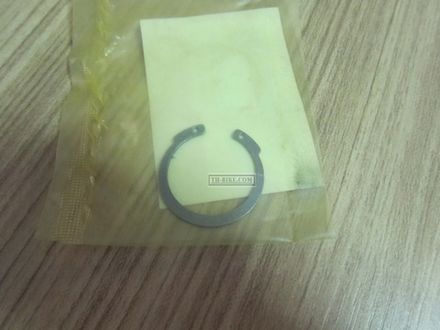 90652-KVB-900. CIRCLIP, INTERNAL, 32MM. HONDA