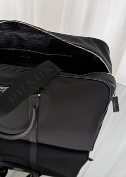 Дорожная сумка Prada