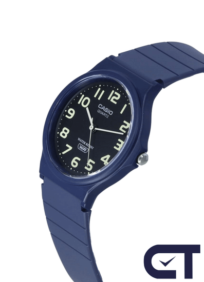 CASIO MQ-24UC-2B — классические аналоговые часы в матовом голубом цвете