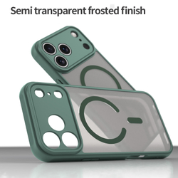 Матовый полупрозрачный чехол с MagSafe для iPhone 17 Pro Max, усиленные боковые рамки зеленого цвета