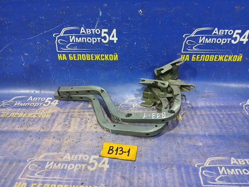 Петля багажника NISSAN SUNNY 1990
