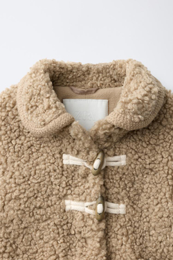 ZARA КУРТКА ИЗ ИСКУССТВЕННОЙ ОВЧИНЫ С ЗАСТЕЖКАМИ-ТОГГЛ, РЫЖЕВАТО-КОРИЧНЕВЫЙ