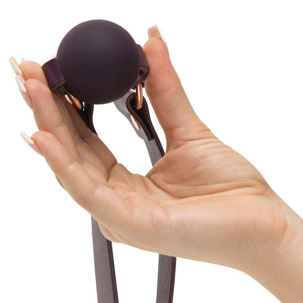 Фиолетовый кляп-шар Cherished Collection Leather Ball Gag (Цвет: фиолетовый)