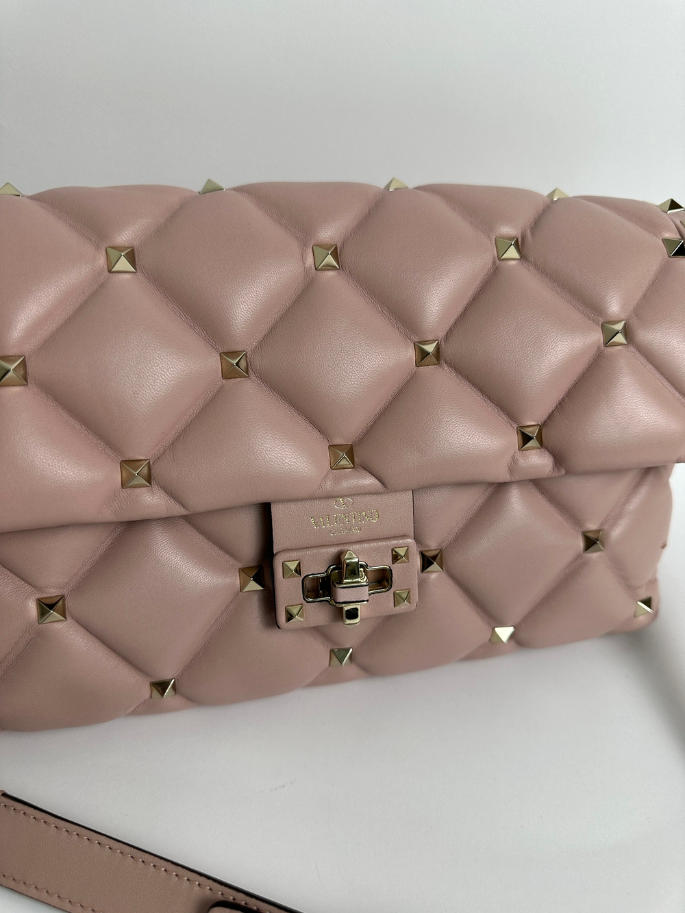 Сумка Valentino Garavani Candystud Crossbody Bag Leather
