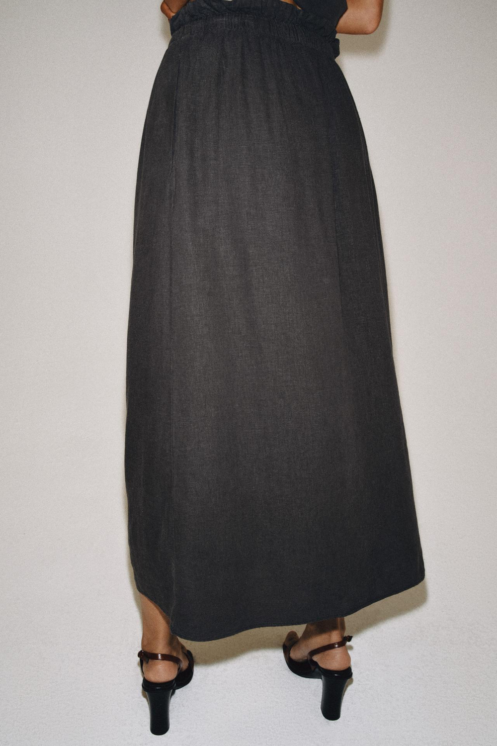 ZARA ДЛИННАЯ ЮБКА ИЗ ЛЬНА — ZW COLLECTION, АНТРАЦИТОВО-СЕРЫЙ