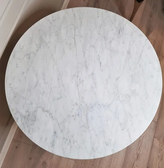Стол Tulip Marble, Ø80 см, белый мрамор на золотой ножке