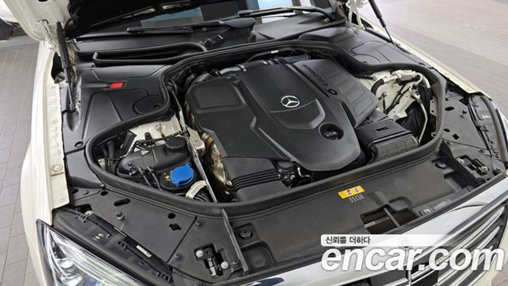 Mercedes-Benz S-Class S350 d 4MATIC AMG Line — 2020
