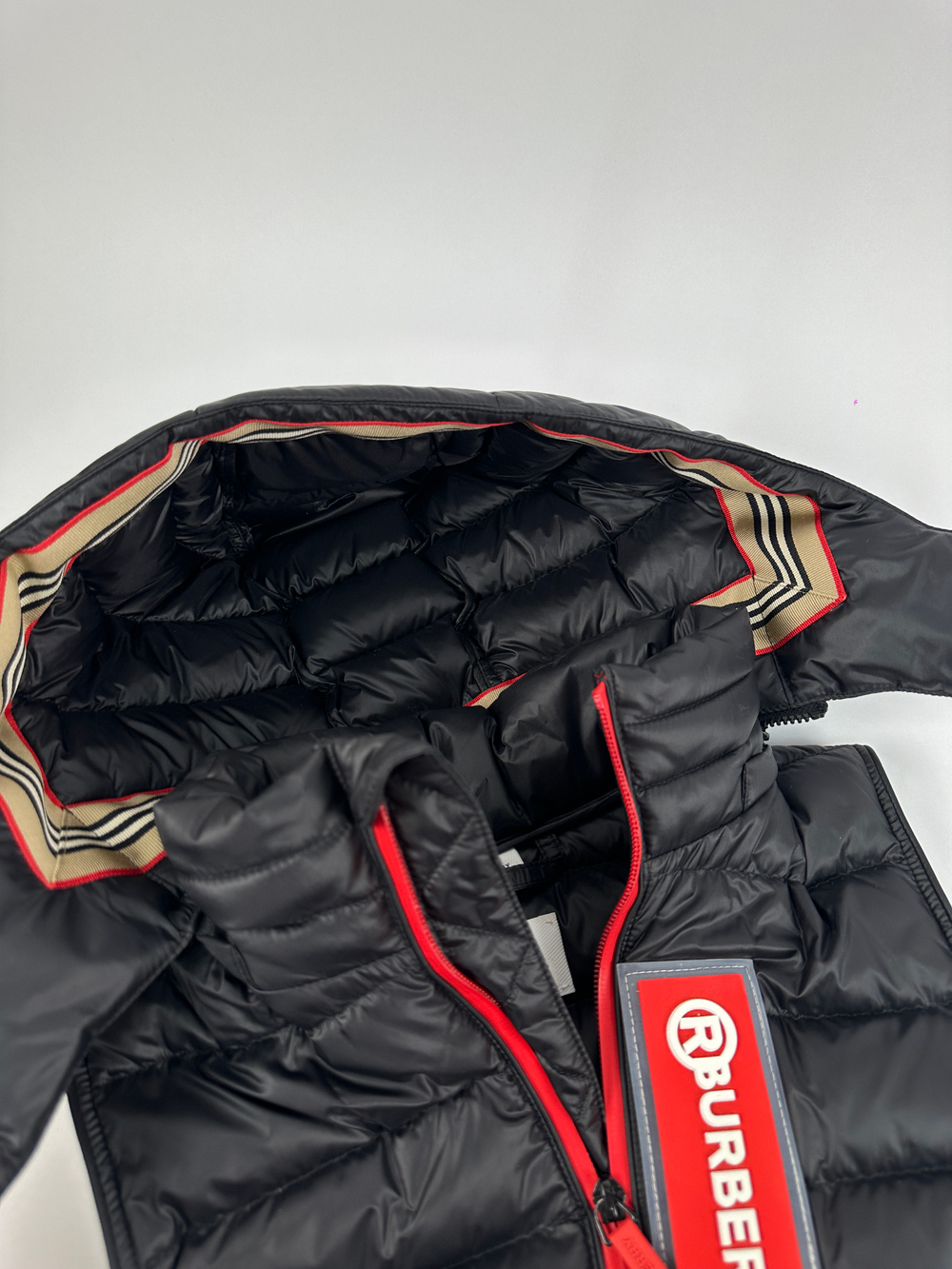 Жилет Burberry