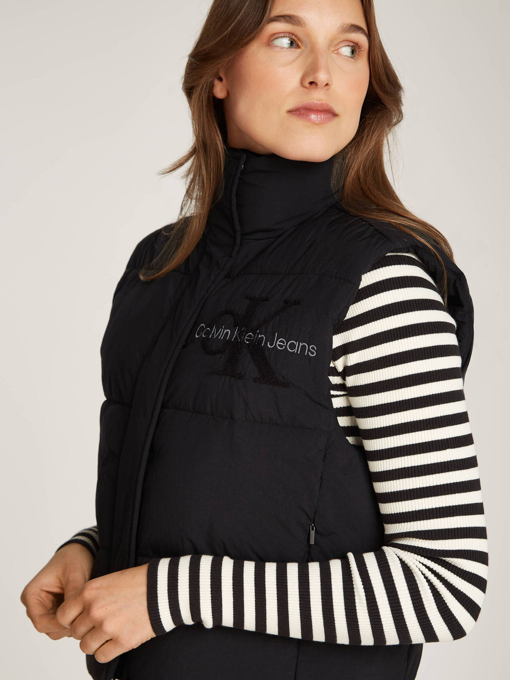 Безрукавка CHENILLE CALVIN KLEIN JEANS - черный(J20J224687)
