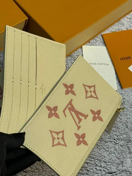 Клатч Louis Vuitton Felicie кремовый/розовый
