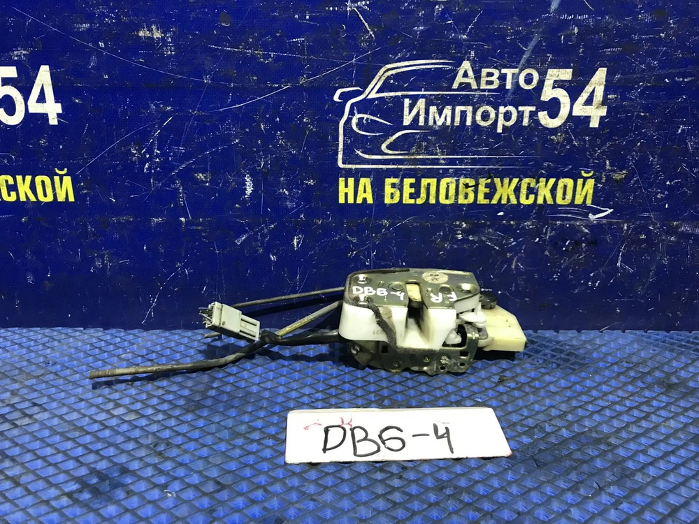 Замок двери передней правой Honda INTEGRA 1996