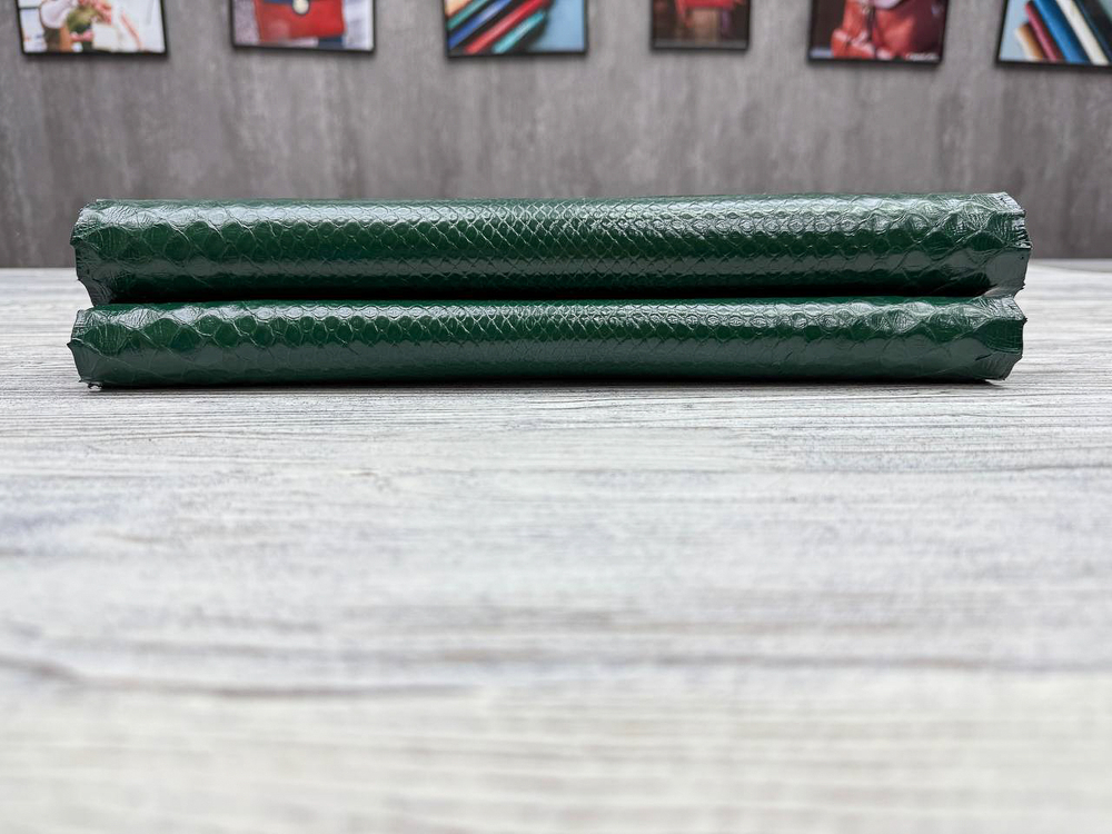 Кожа питона цв. Зеленый / Praga Lux Emerald, толщ. 0,9-1,1 мм