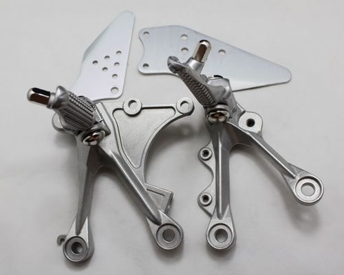 Купить    Подножки передние с кронштейнами для мотоцикла Kawasaki ZX-6R 05-08