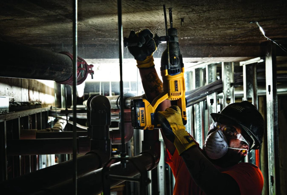 Бесщеточный перфоратор DEWALT DCH133N