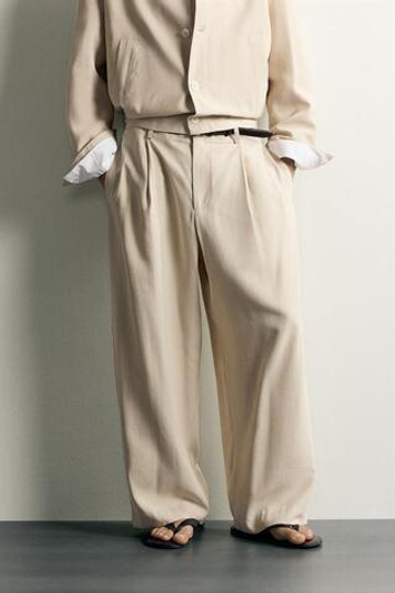 ZARA СТРУЯЩИЕСЯ БРЮКИ RELAXED FIT СО СКЛАДКАМИ, БЕЖЕВЫЙ