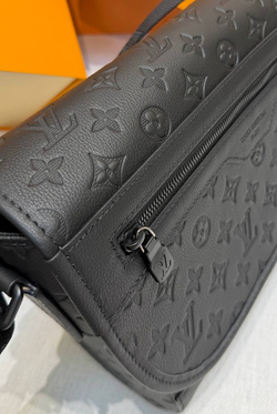 Сумка через плечо/мессенджер Louis Vuitton Courrier