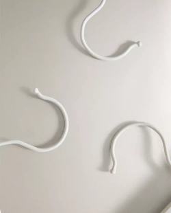 ZARA HOME ЛАКИРОВАННАЯ ДЕРЕВЯННАЯ ВЕШАЛКА С ЗАЖИМОМ (НАБОР ИЗ 3 ШТ.), БЕЛЫЙ