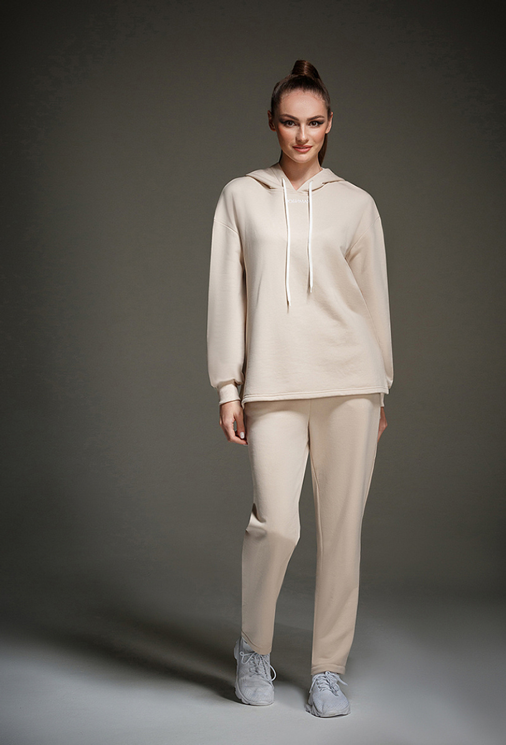Fall/Winter 2021, Трикотажный спортивный костюм с капюшоном