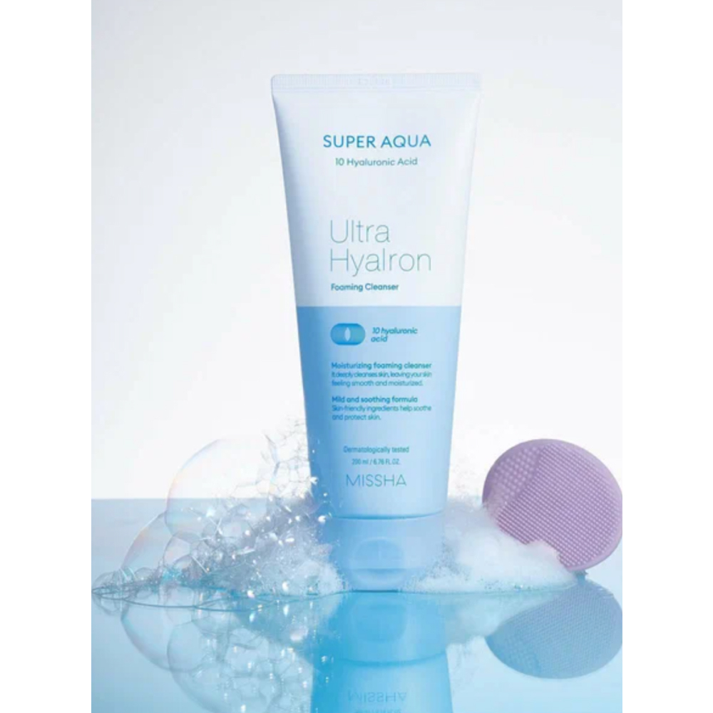Пенка для умывания с гиалуроном и лотосом Missha Super Aqua Ultra Hyalron Cleansing Foam 100 мл.