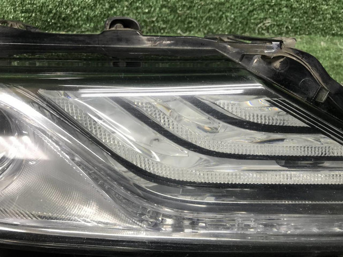 Фара правая Toyota Camry xv70 (20-нв) LED