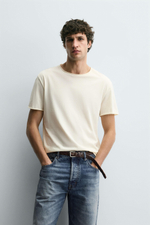 БАЗОВАЯ ФУТБОЛКА С НЕОБРАБОТАННЫМИ КРАЯМИ — ZARA