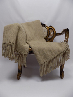 Плед Beige Sanzio 150 на 200 см из 100% Овечьей шерсти с бахромой