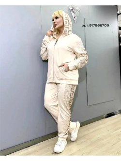 спортивный костюм со стразами