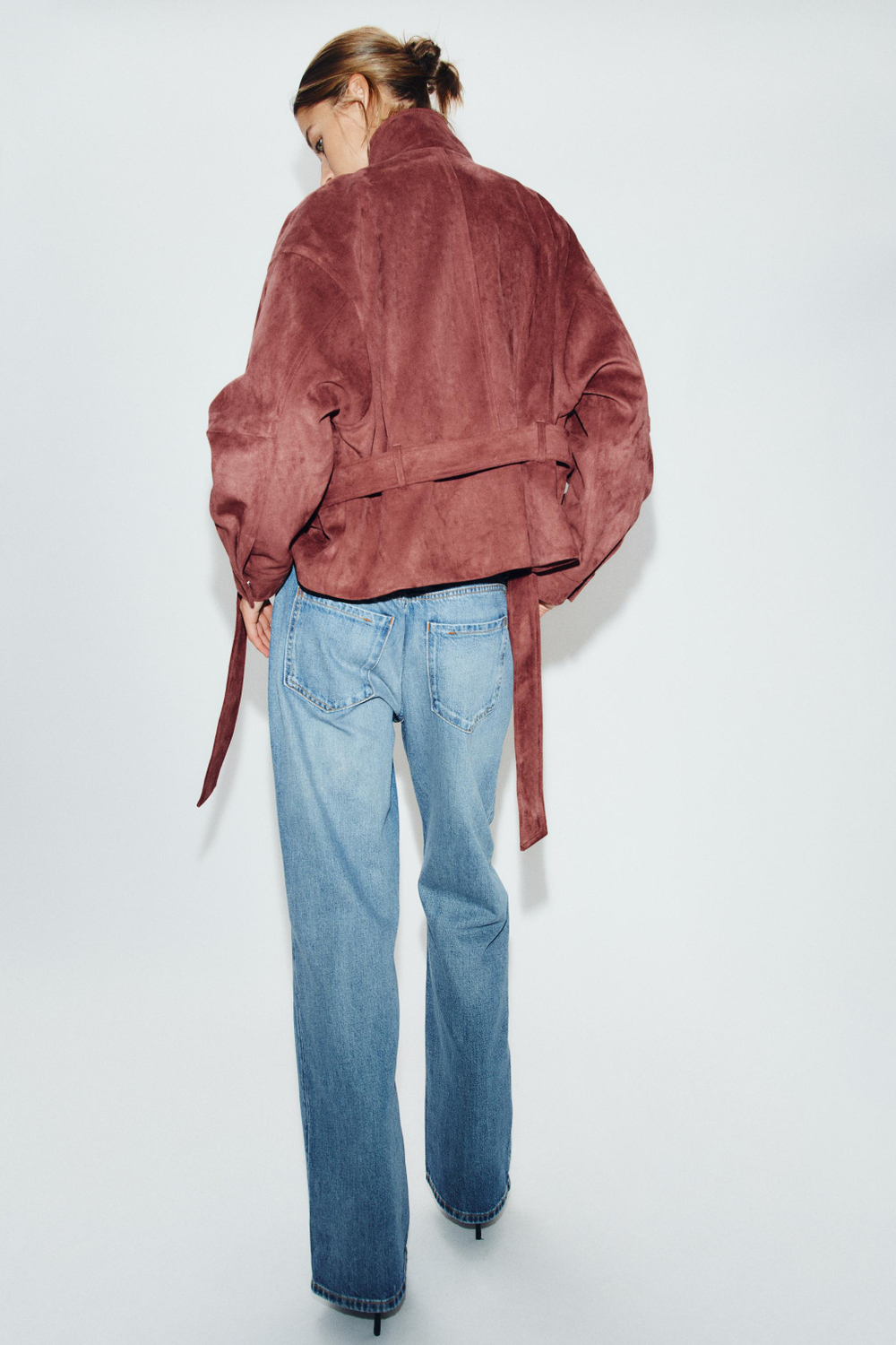 КУРТКА ИЗ ИСКУССТВЕННОЙ ЗАМШИ С РЕМНЕМ — ZARA