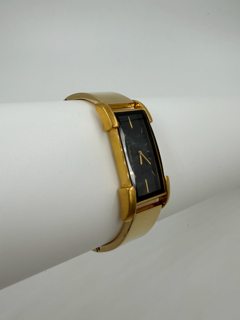 Часы Yves Saint Laurent