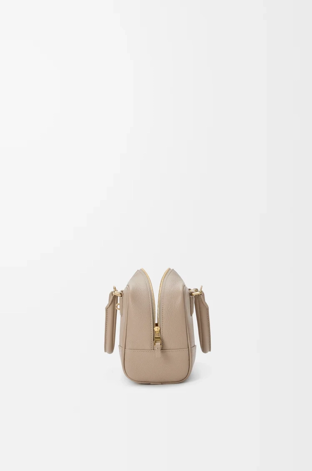 Loewe Сумка Amazona 23 из мягкой зернистой телячьей кожи, цвет глины