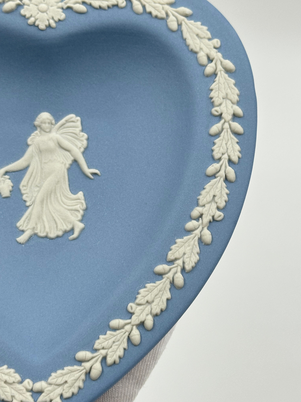 Тарелка декоративная/мелочница «Карточные масти, Черви» Wedgwood