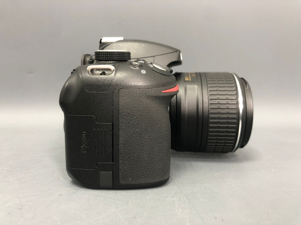 Nikon D3200 Kit 18-55mm 3.5-5.6G VR II (4.150 кадров)